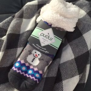 Pudus Lifestyle Co. NWT snowman slipper socks